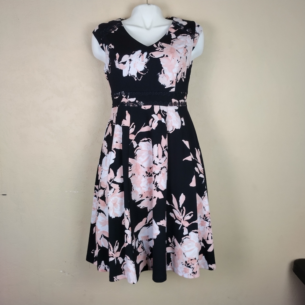 Karl Lagerfeld Sleeveless V-Neck Black Floral Fit & Flare Dress Size 4